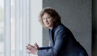 Santtu-Matias Rouvali: Swan Lake