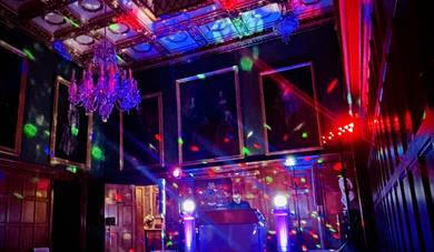 Pre-Show Party (Season Premiere Air Show)