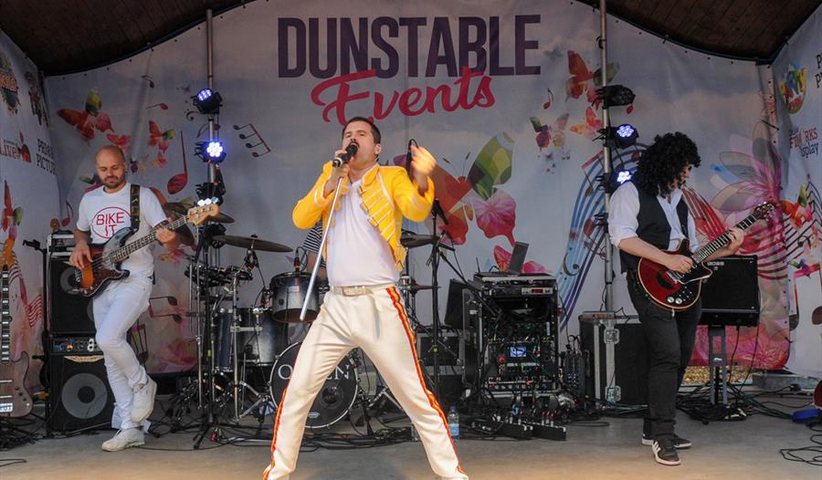 Dunstable Live