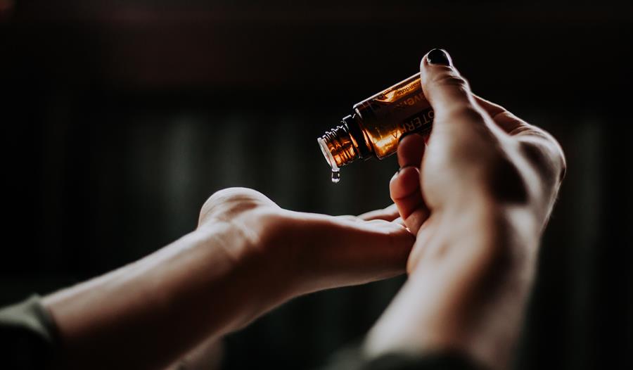 The Therapeutic Garden: Essential Oils & Wellbeing