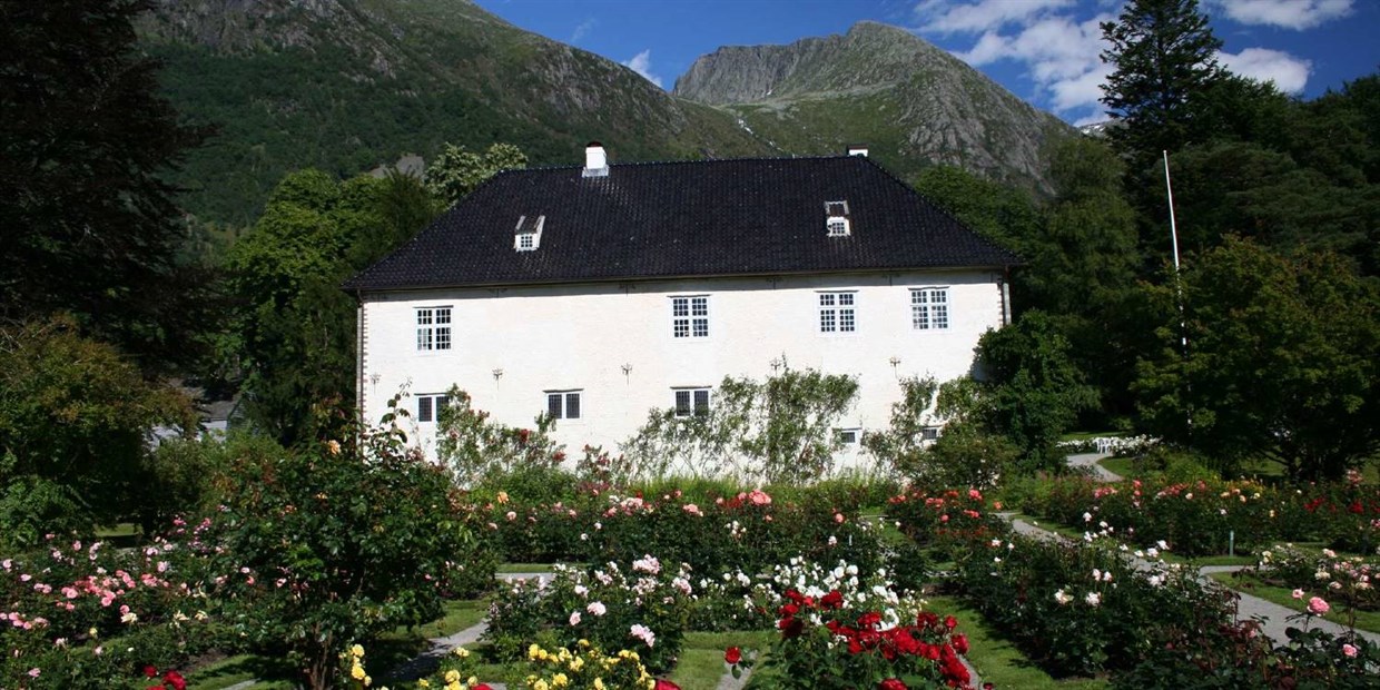 Med egen båt til Bergen i sommer - Baroniet i Rosendal