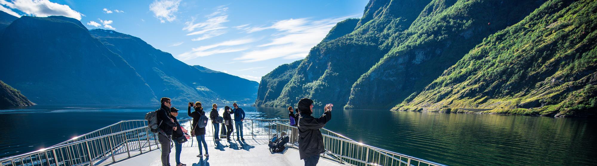 Fjordtouren und Kreuzfahrten