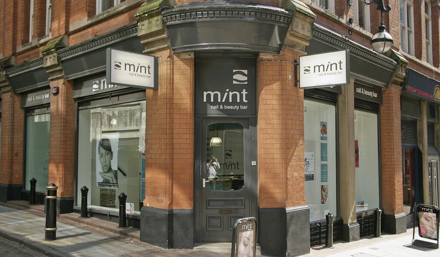Mint Nail & Beauty Bar