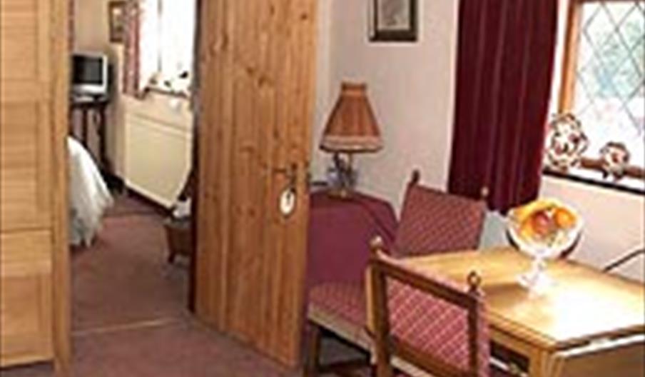 Campville Cottage bedroom suite