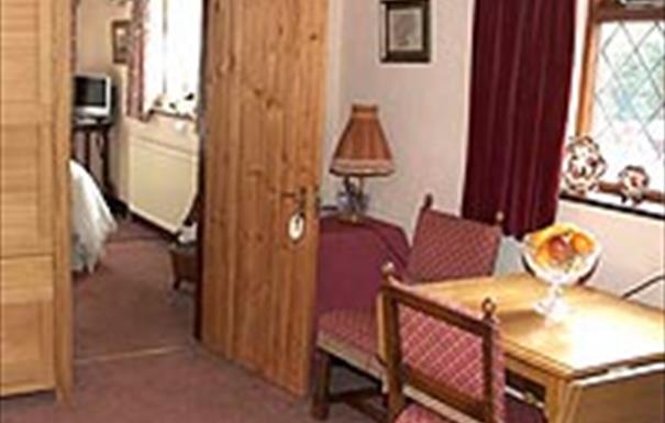 Campville Cottage bedroom suite