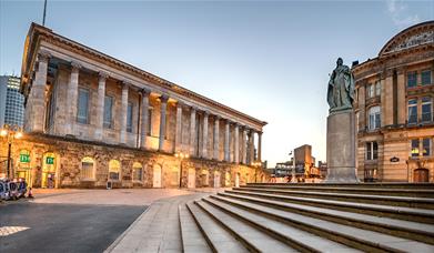 Birmingham Tours - Mary Moore (Blue Badge Tourist Guide)