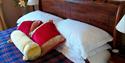 Arden House Hotel - sleigh bed