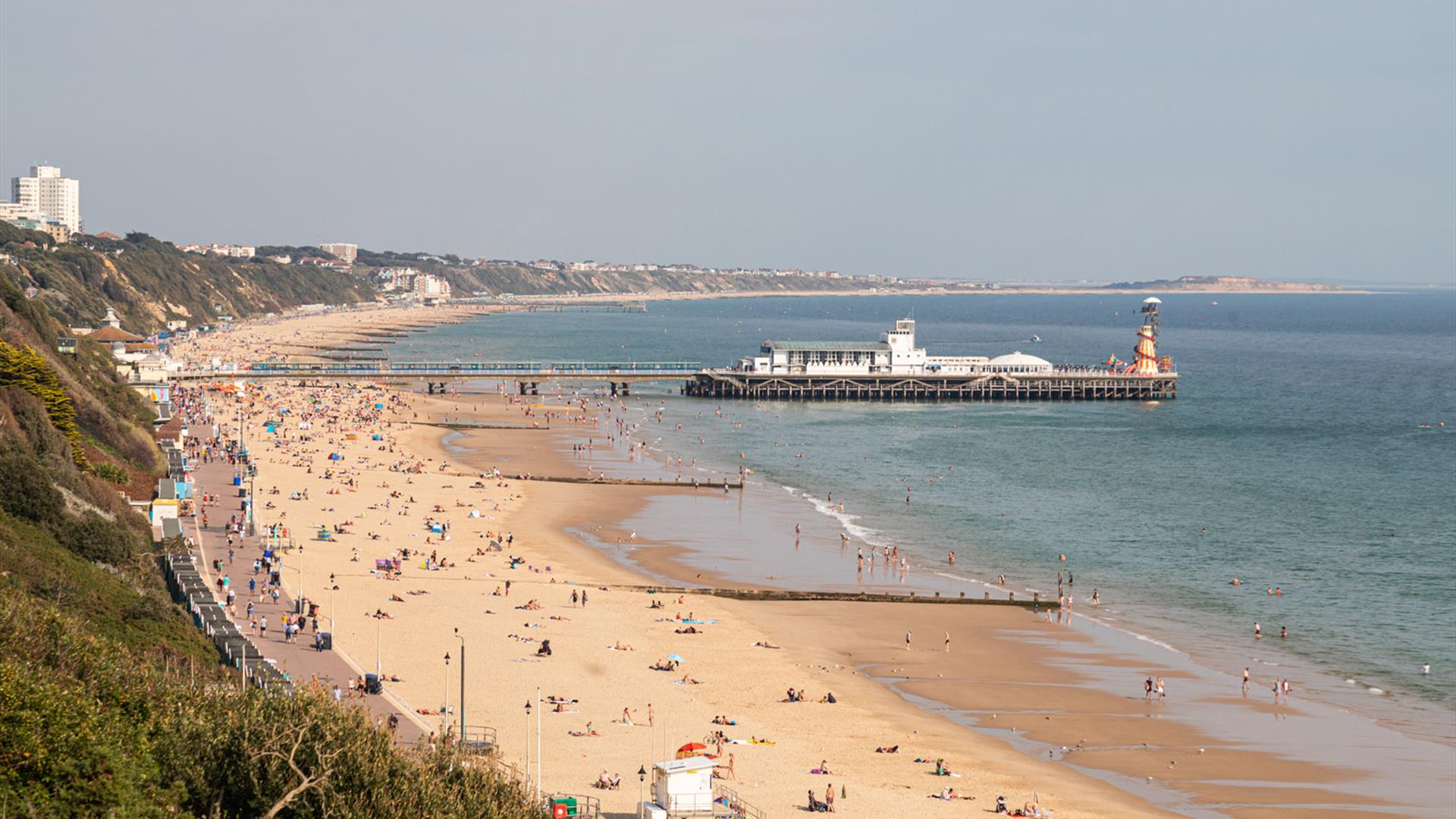 What ocean is Bournemouth Beach?