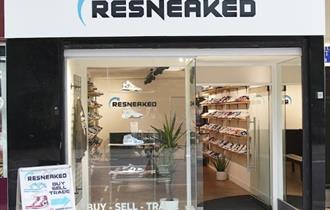 Shop front of Resneaked