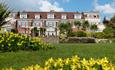 Hotel Miramar and gardens with daffodils