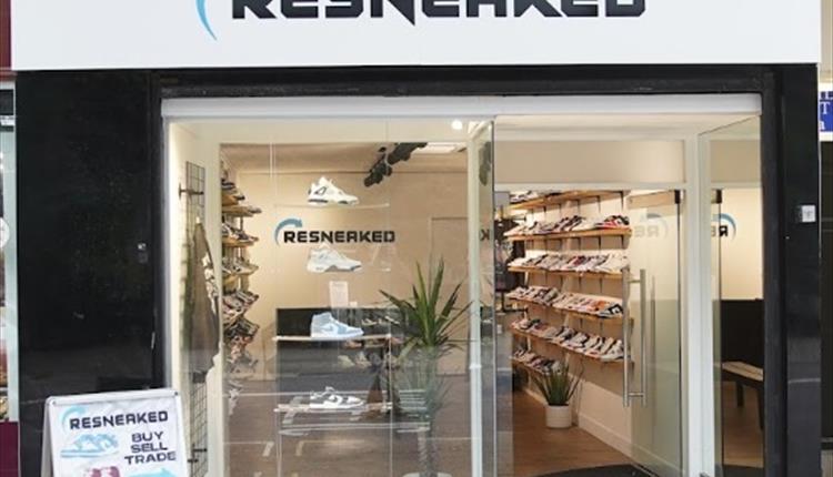 Shop front of Resneaked