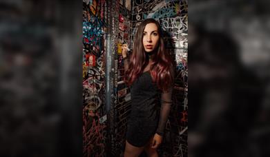 Caitlin Cook: The Writing On The Stall