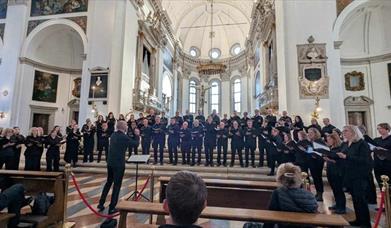 Lighten Our Darkness - London Oriana Choir