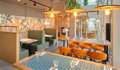 PizzaExpress_Brighton_JubileeSt_Interior