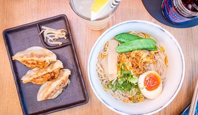 Tonkotsu ramen bar