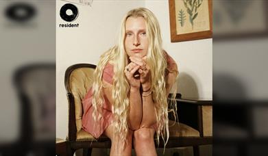 Billie Marten: Live + Signing
