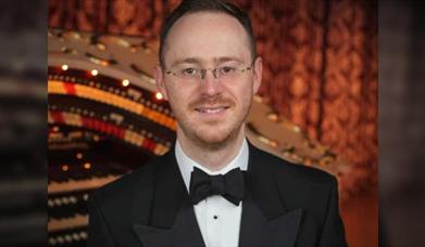 Wurlitzer Organ Concert: Richard Hills