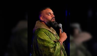 Guz Khan: Live
