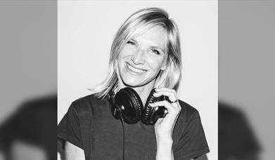 Jo Whiley's 90s Anthems