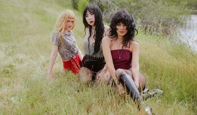 La Witch + Support