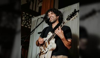 Mango Live at The Mesmerist!