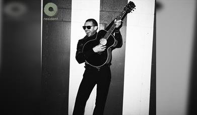 Miles Kane: Solo Acoustic Set