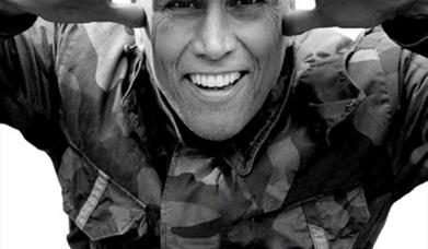 Bez 'in Conversation' - the Nine Lives of a Happy Monday