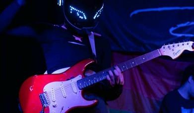 Naomi Bedford, Ahno, Luca Gene