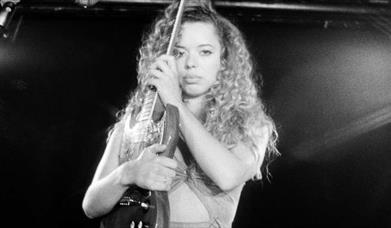 Nilufer Yanya