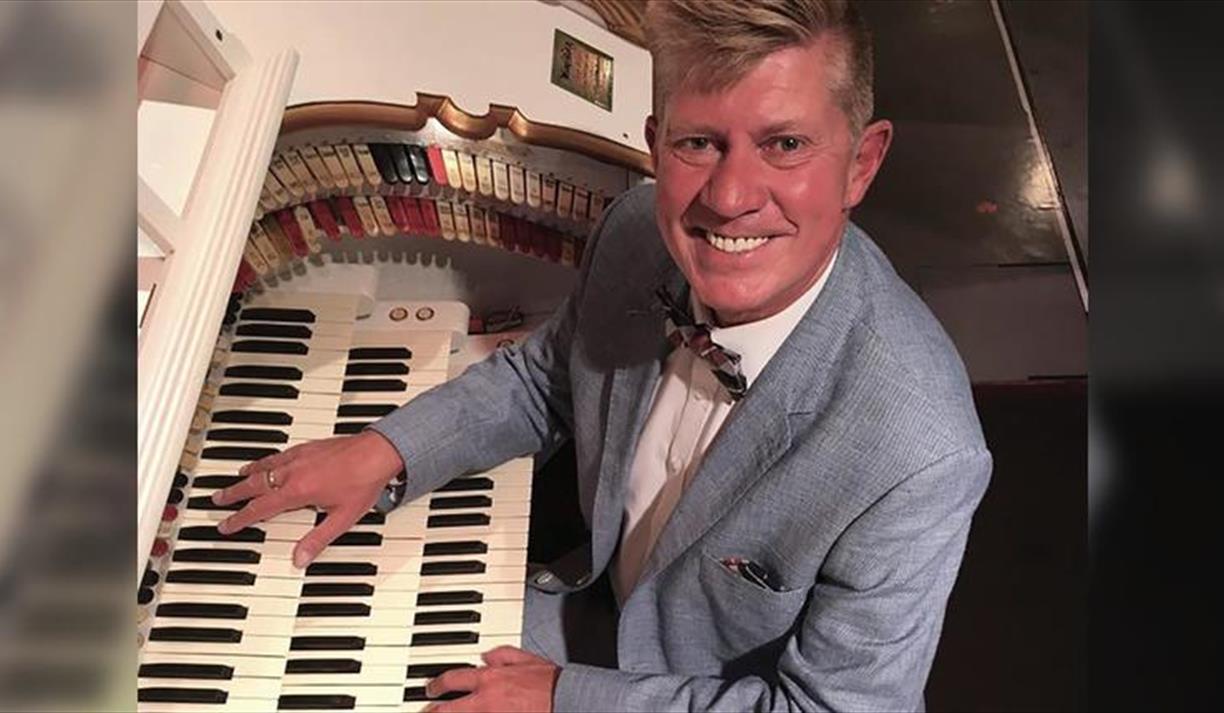 Wurlitzer Organ Concert: Robert Wolfe