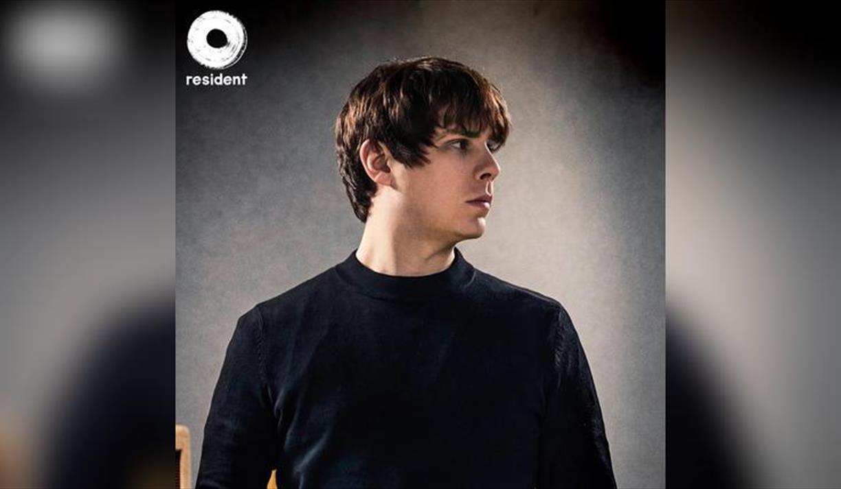 Jake Bugg: Solo Acoustic Performance (Later Set)