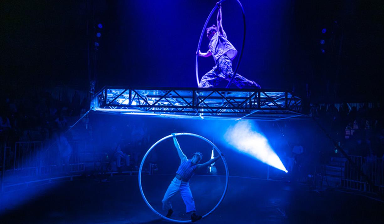 The Revel Puck Circus presents A Glimmer Daze Gambit