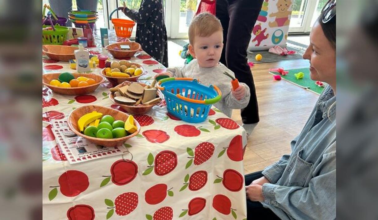 Pop Up Play Village: For Children 0-8 Years Old