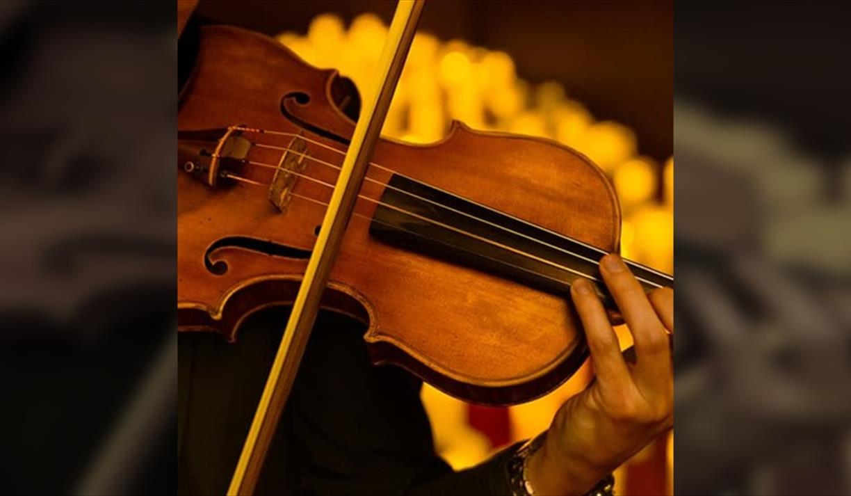 Candlelight: Tribute to Ariana Grande