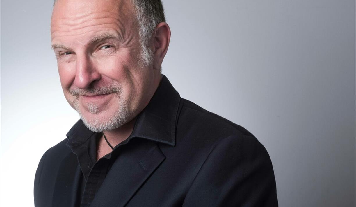 Simon Evans: Simon Evans is Staring at the Sun