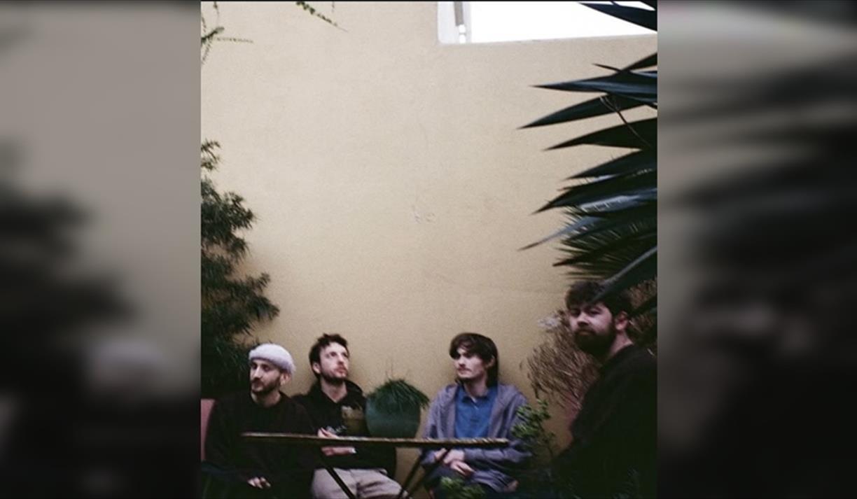 Crowd + Batmilk + Narrow Light