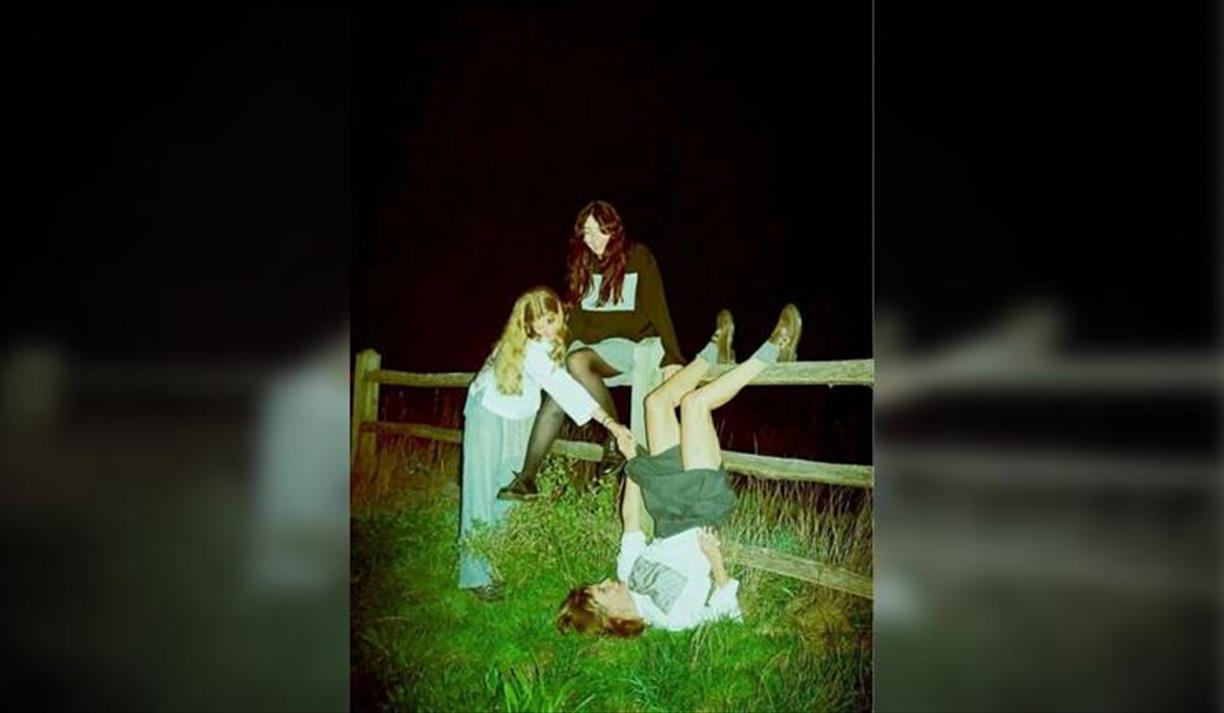 Batmilk + Clari Ft + Saoirse Moncrieff + Rea