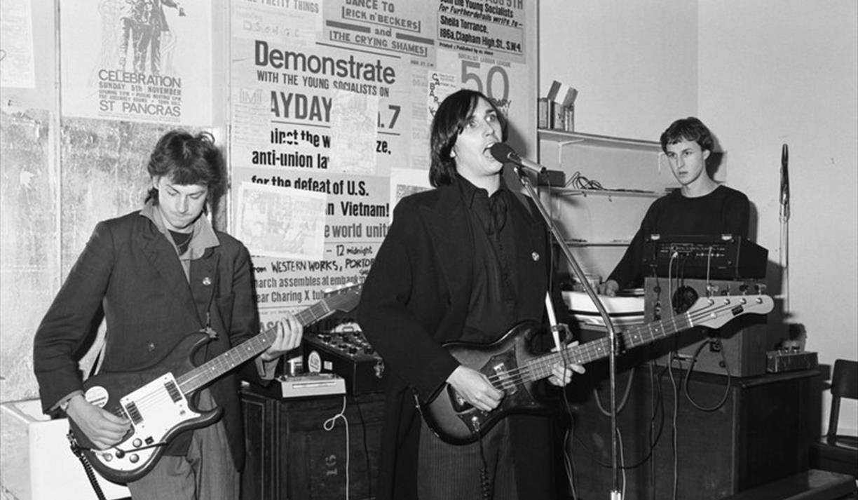 Cabaret Voltaire (plus Support)