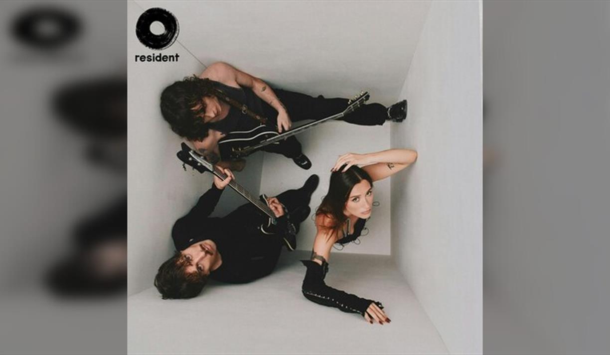 Yonaka: Live + Signing