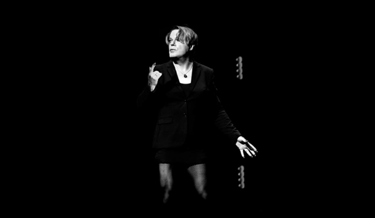 Eddie Izzard performs Shakespeare’s Hamlet