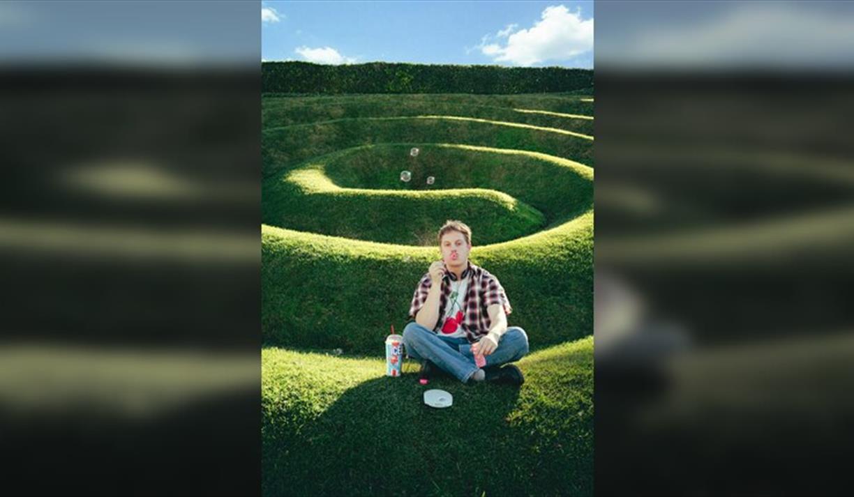 Vundabar + Yot Club
