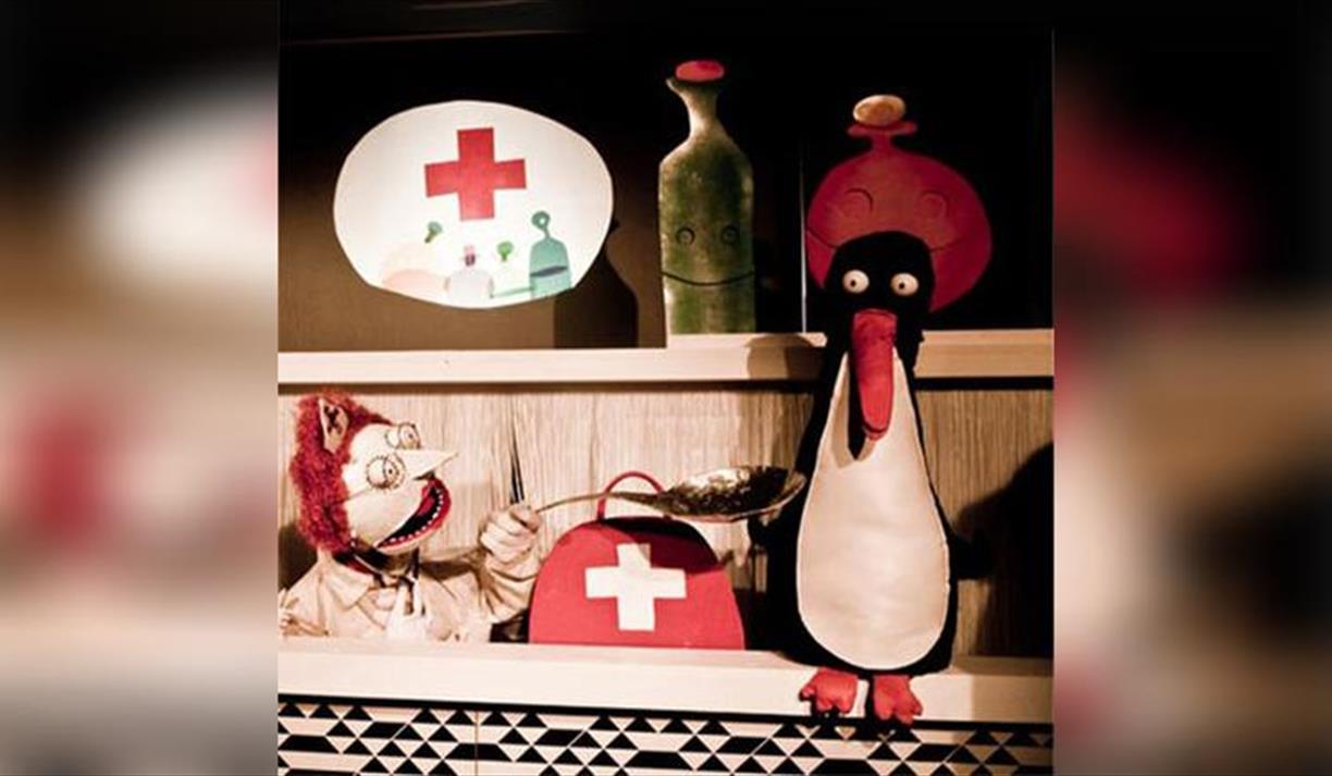Longnose Puppets Presents: Penguin