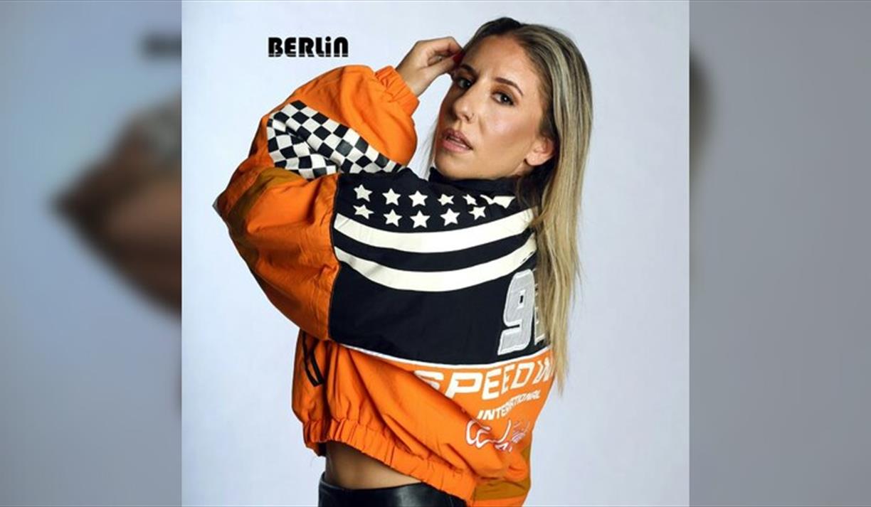 Berlin presents Carina Lawrence