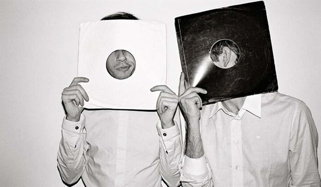 2ManyDJs