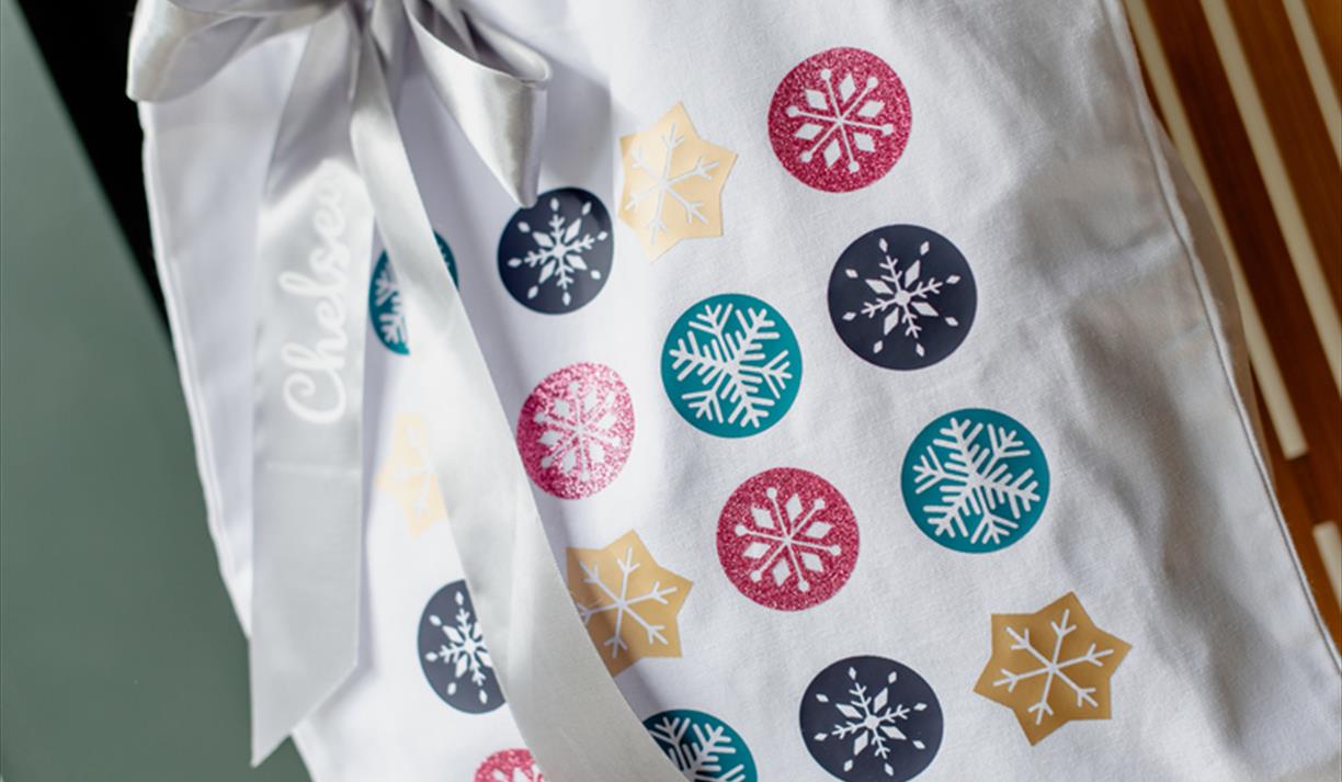 Festive Bauble Tote Bag Cricut Craft Workshop