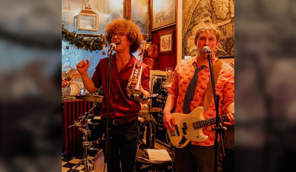 Barry & The Crumpets