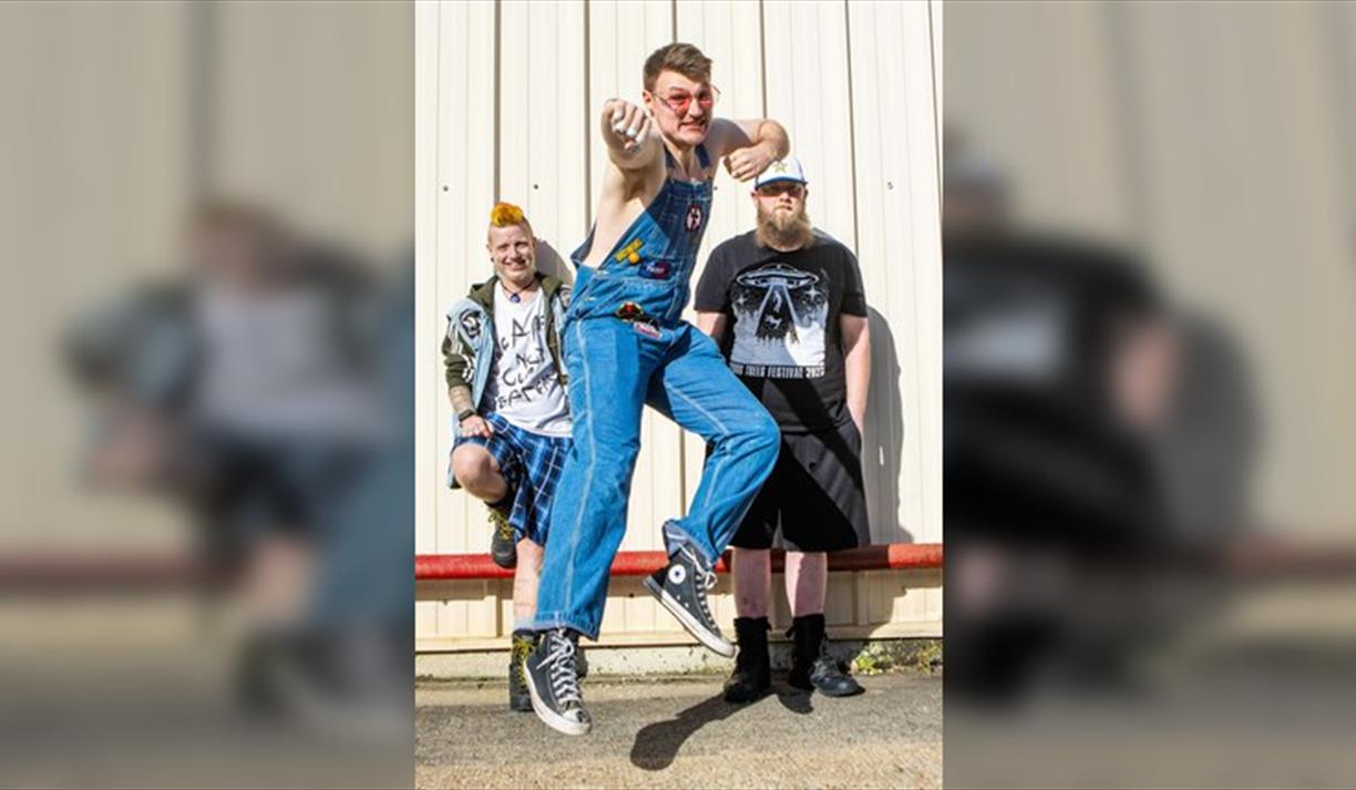 The Glitterbombs Live In Brighton