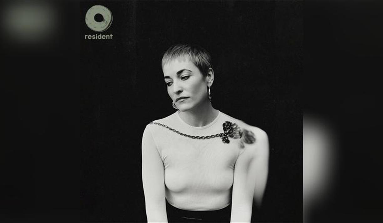 Radie Peat: Live + Signing