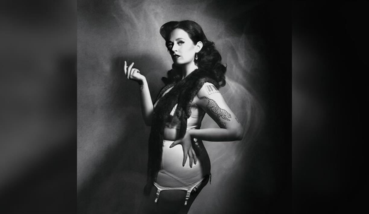 Selena Mersey: Bisexuelle