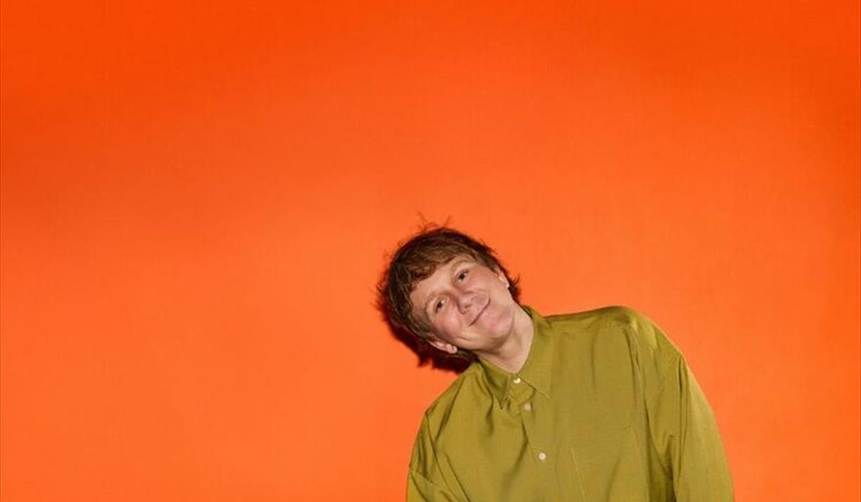 Josh Thomas: Jiggle Jiggle